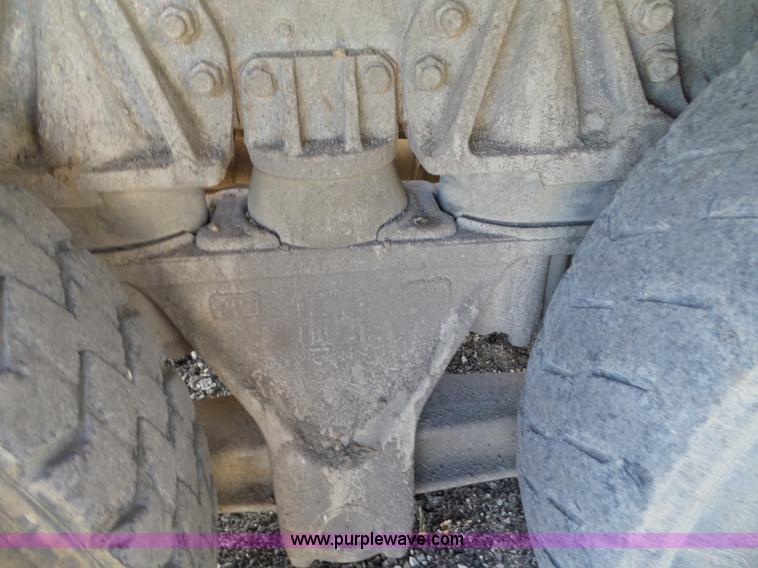 image for item L6315 1997 Ford LT9000 mixer truck