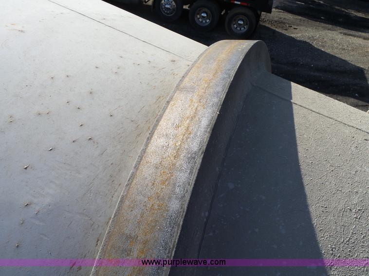 image for item L6315 1997 Ford LT9000 mixer truck