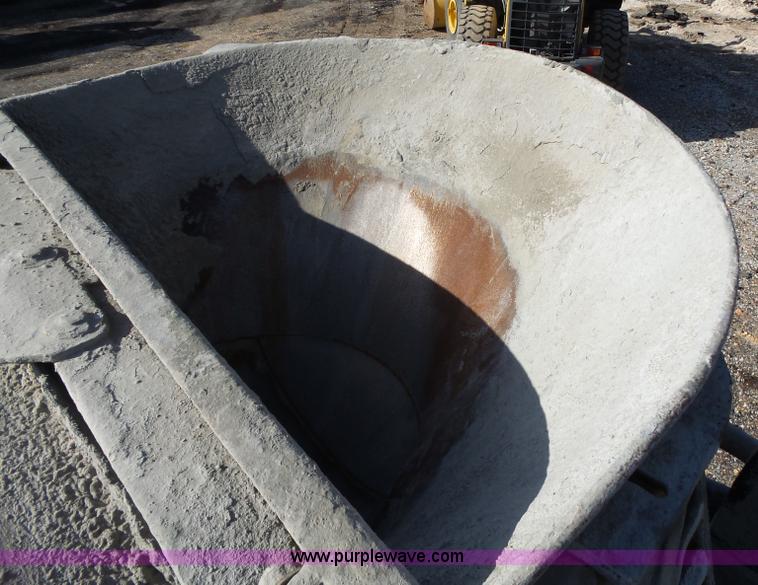 image for item L6315 1997 Ford LT9000 mixer truck