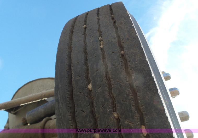 image for item L6315 1997 Ford LT9000 mixer truck