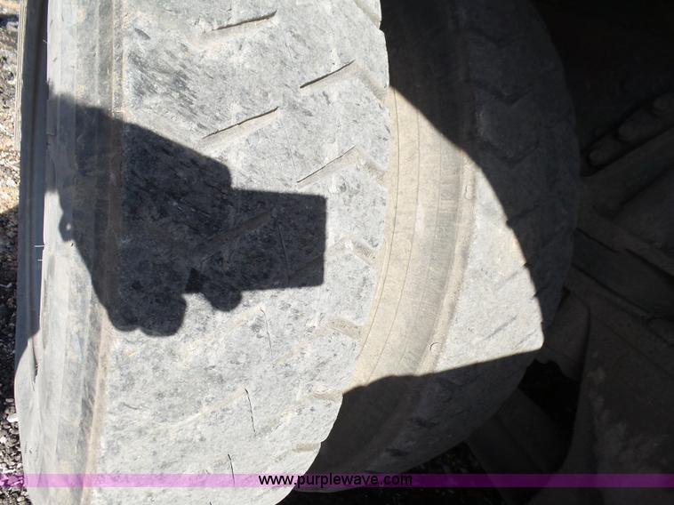 image for item L6315 1997 Ford LT9000 mixer truck