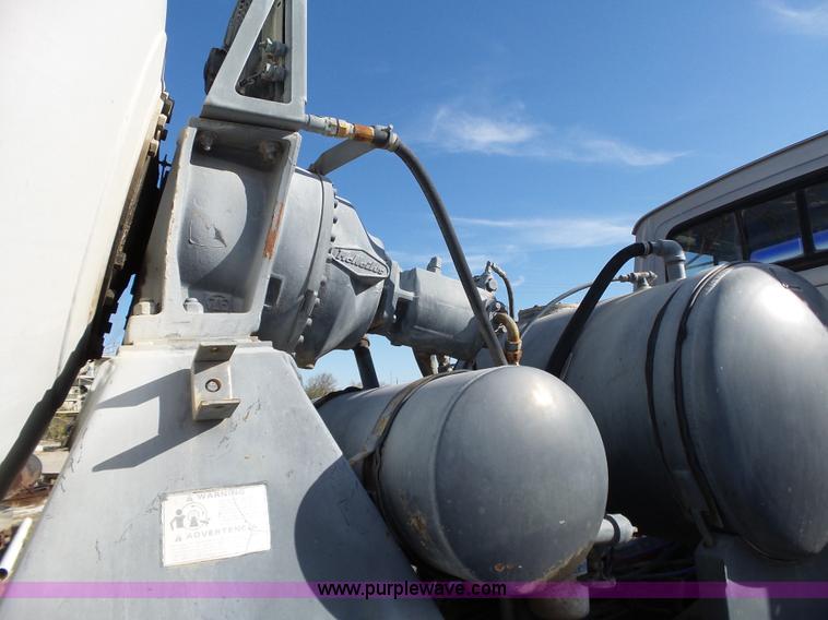 image for item L6315 1997 Ford LT9000 mixer truck