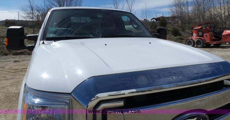 image for item L7158 2011 Ford F250 Super Duty pickup truck