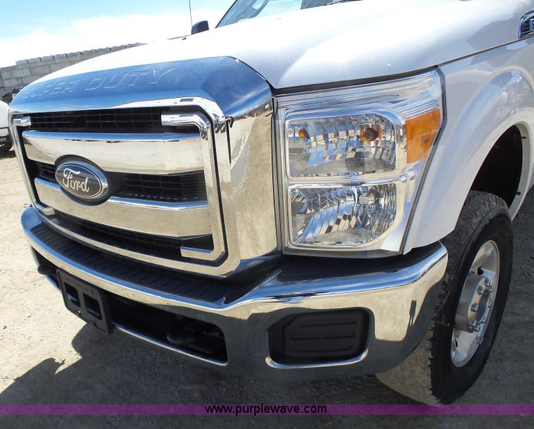 image for item L7158 2011 Ford F250 Super Duty pickup truck