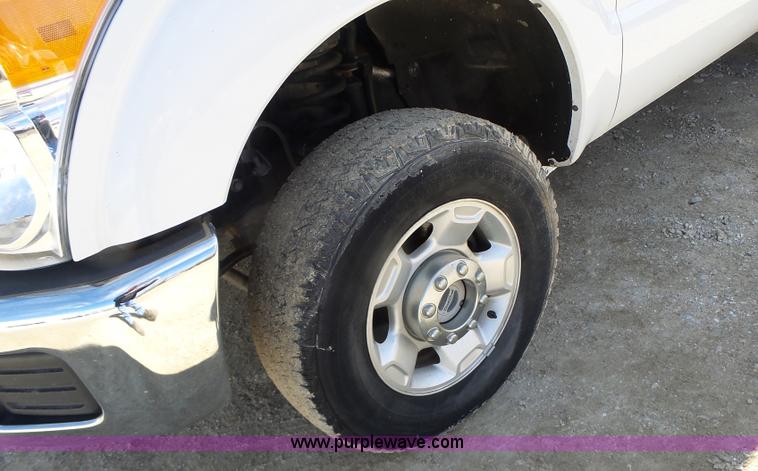 image for item L7158 2011 Ford F250 Super Duty pickup truck