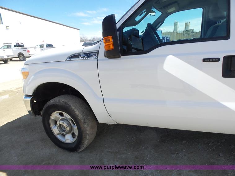 image for item L7158 2011 Ford F250 Super Duty pickup truck