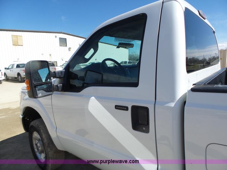image for item L7158 2011 Ford F250 Super Duty pickup truck