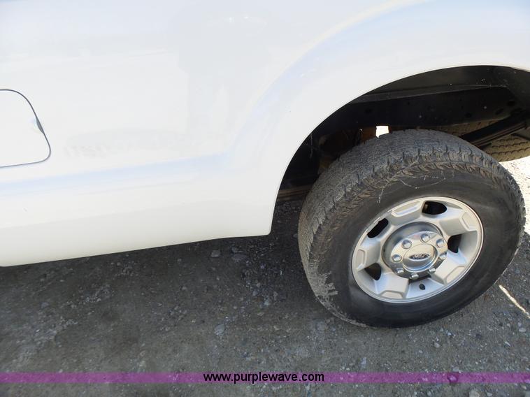 image for item L7158 2011 Ford F250 Super Duty pickup truck