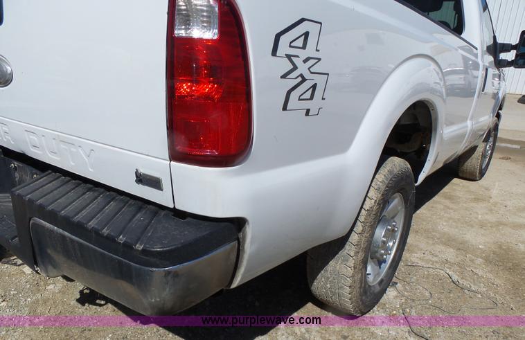 image for item L7158 2011 Ford F250 Super Duty pickup truck