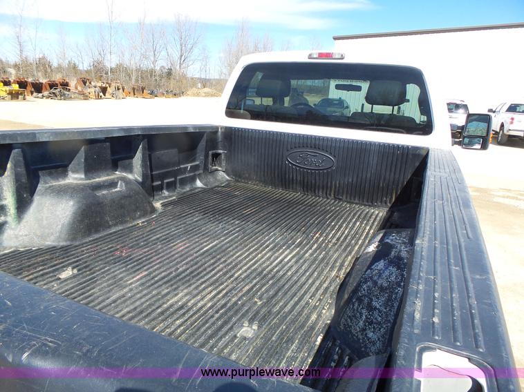 image for item L7158 2011 Ford F250 Super Duty pickup truck