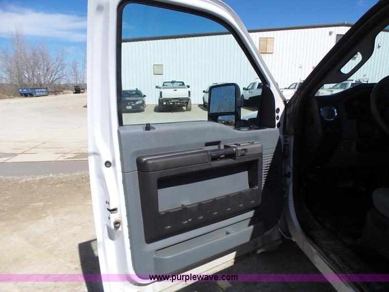 image for item L7158 2011 Ford F250 Super Duty pickup truck