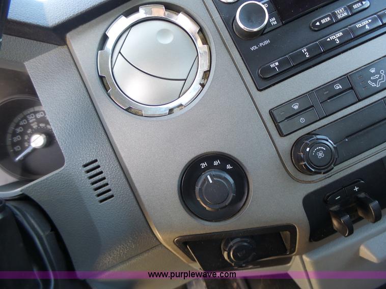 image for item L7158 2011 Ford F250 Super Duty pickup truck