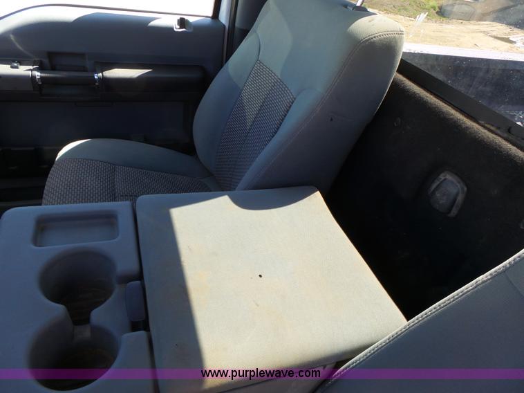 image for item L7158 2011 Ford F250 Super Duty pickup truck