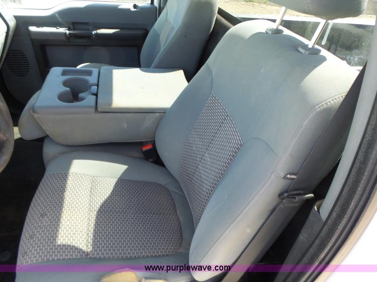 image for item L7158 2011 Ford F250 Super Duty pickup truck