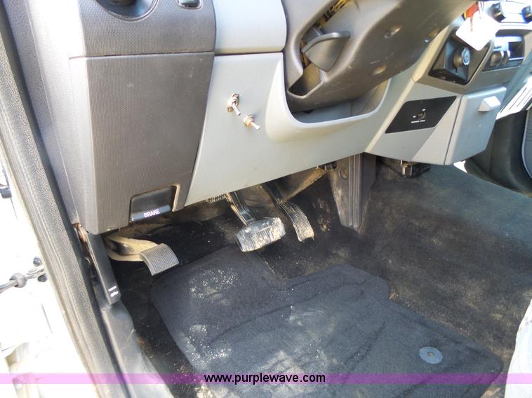 image for item L7158 2011 Ford F250 Super Duty pickup truck