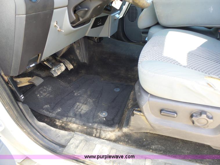 image for item L7158 2011 Ford F250 Super Duty pickup truck