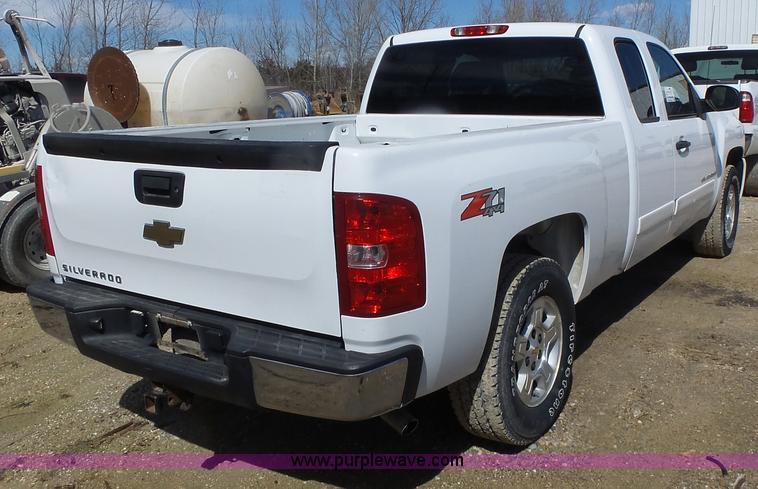 image for item L7159 2008 Chevrolet Silverado 1500 Ext. Cab pickup truck