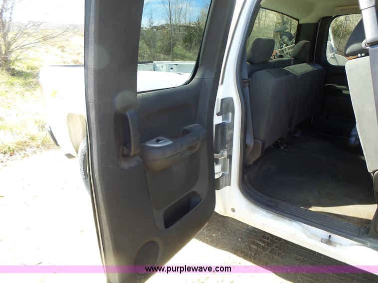 image for item L7159 2008 Chevrolet Silverado 1500 Ext. Cab pickup truck