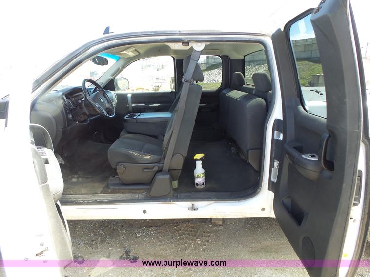 image for item L7159 2008 Chevrolet Silverado 1500 Ext. Cab pickup truck