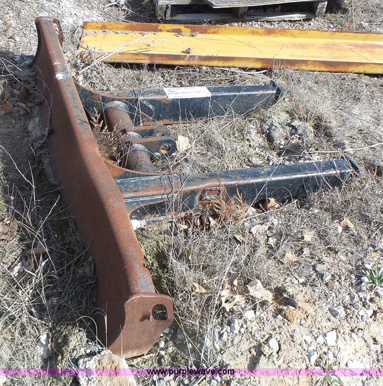 image for item L7184 Caterpillar compact excavator blade