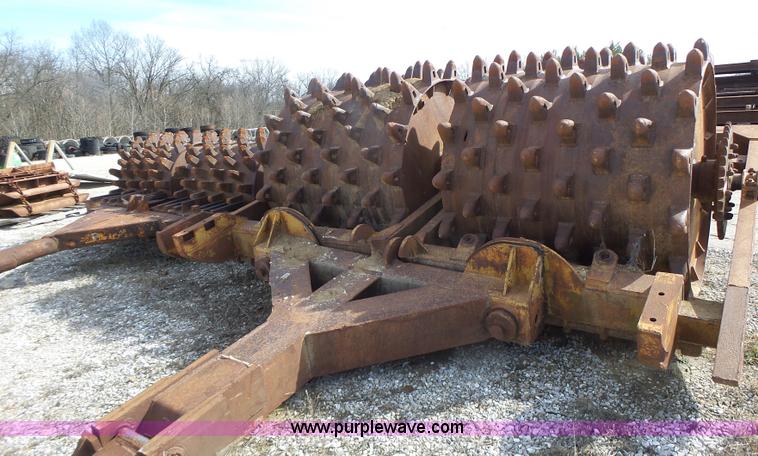 image for item L7191 Sheeps foot roller