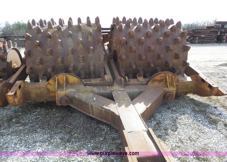 image for item L7191 Sheeps foot roller