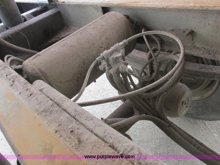 image for item L7196 1995 CPS end dump trailer