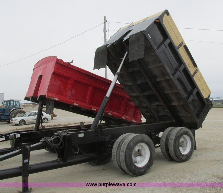 image for item L7197 1971 Heil end dump trailer