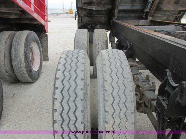 image for item L7197 1971 Heil end dump trailer