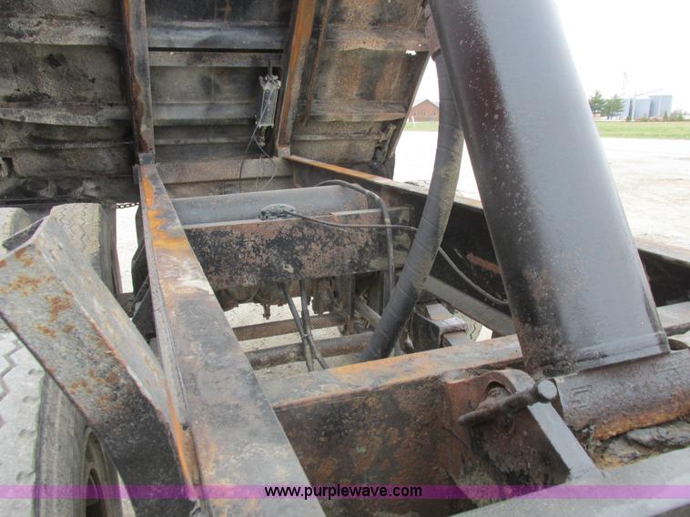 image for item L7197 1971 Heil end dump trailer