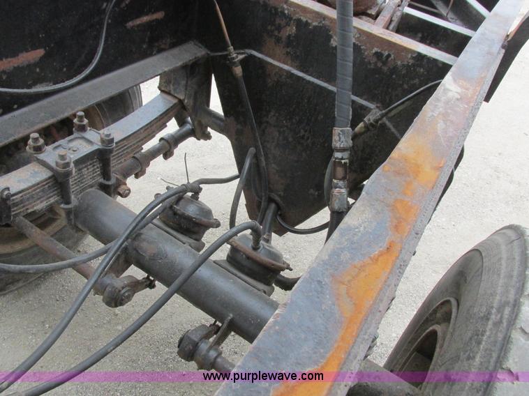 image for item L7197 1971 Heil end dump trailer