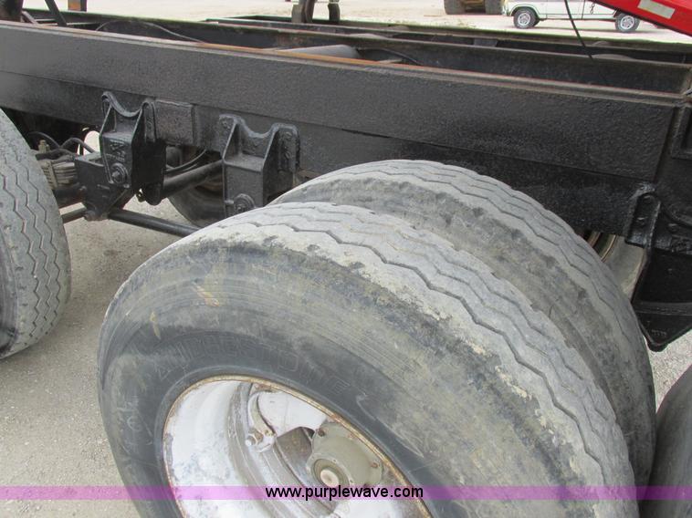 image for item L7197 1971 Heil end dump trailer