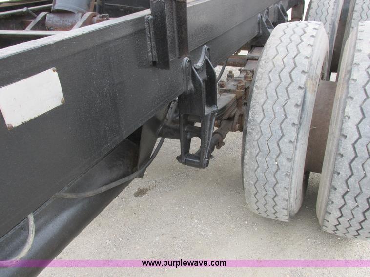 image for item L7197 1971 Heil end dump trailer