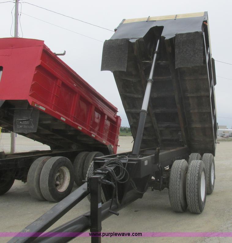 image for item L7197 1971 Heil end dump trailer