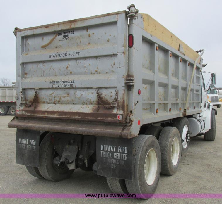 image for item L7198 2001 Sterling L9500 dump truck