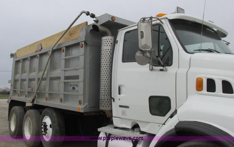 image for item L7198 2001 Sterling L9500 dump truck