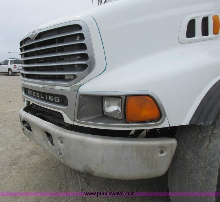 image for item L7198 2001 Sterling L9500 dump truck