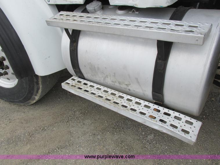 image for item L7198 2001 Sterling L9500 dump truck