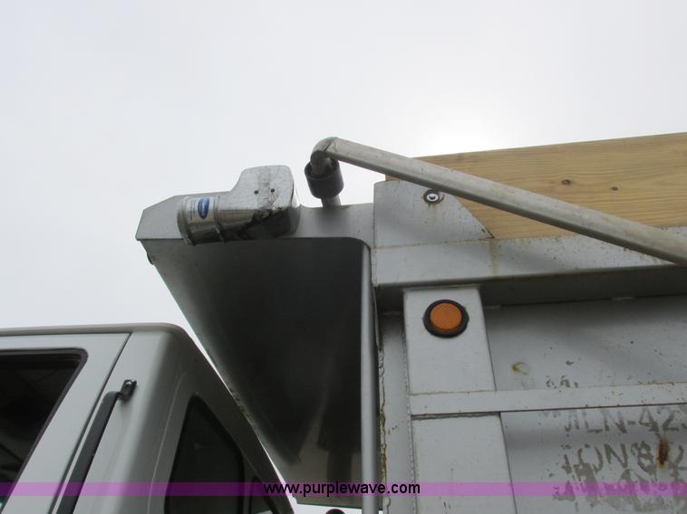 image for item L7198 2001 Sterling L9500 dump truck