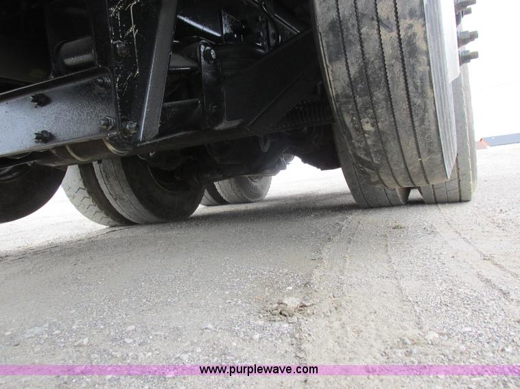 image for item L7198 2001 Sterling L9500 dump truck