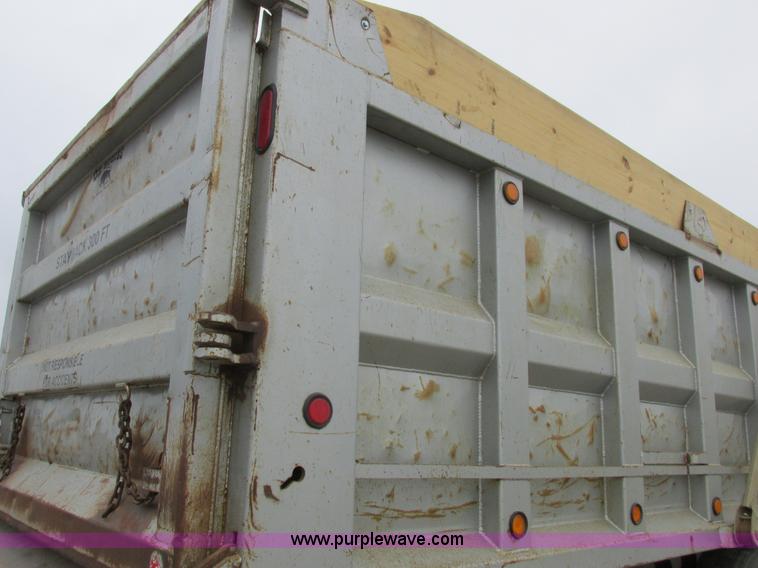 image for item L7198 2001 Sterling L9500 dump truck