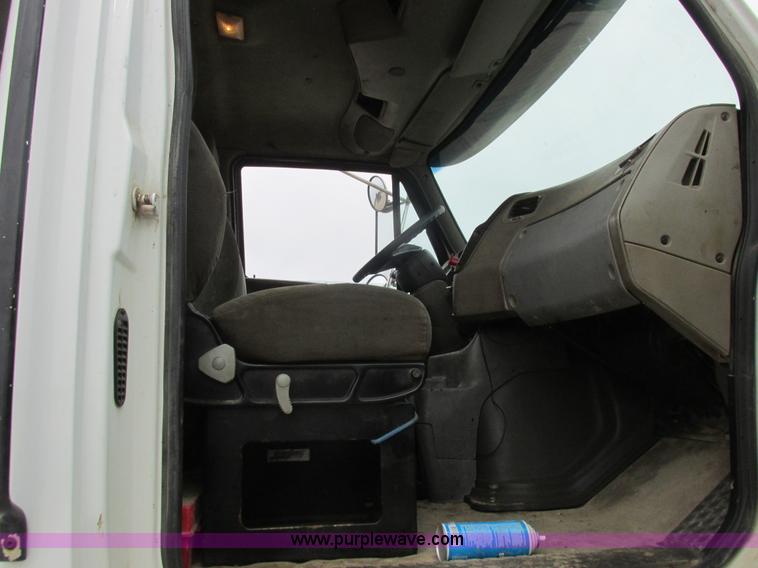 image for item L7198 2001 Sterling L9500 dump truck