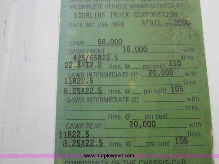 image for item L7198 2001 Sterling L9500 dump truck