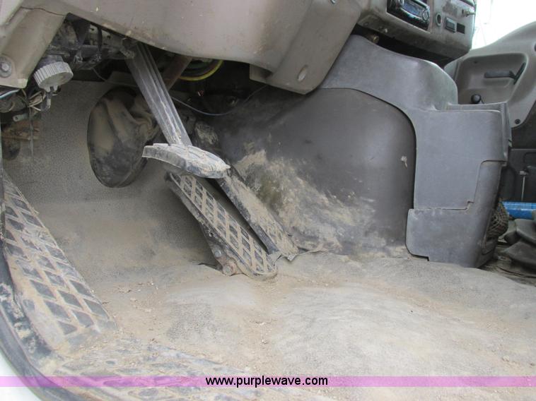 image for item L7198 2001 Sterling L9500 dump truck