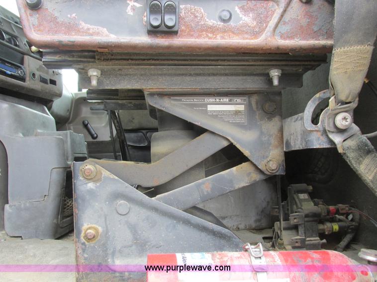 image for item L7198 2001 Sterling L9500 dump truck