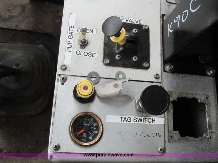 image for item L7198 2001 Sterling L9500 dump truck