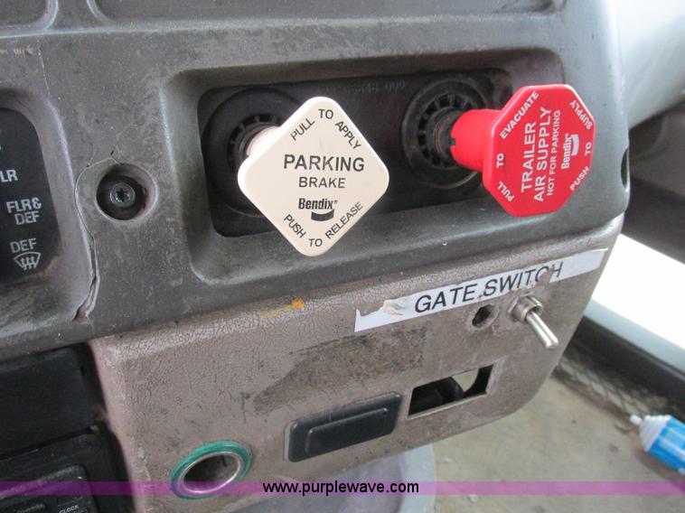 image for item L7198 2001 Sterling L9500 dump truck