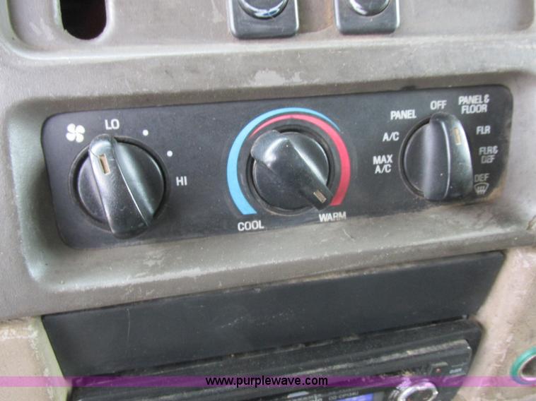 image for item L7198 2001 Sterling L9500 dump truck