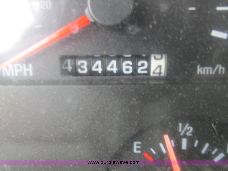 image for item L7198 2001 Sterling L9500 dump truck