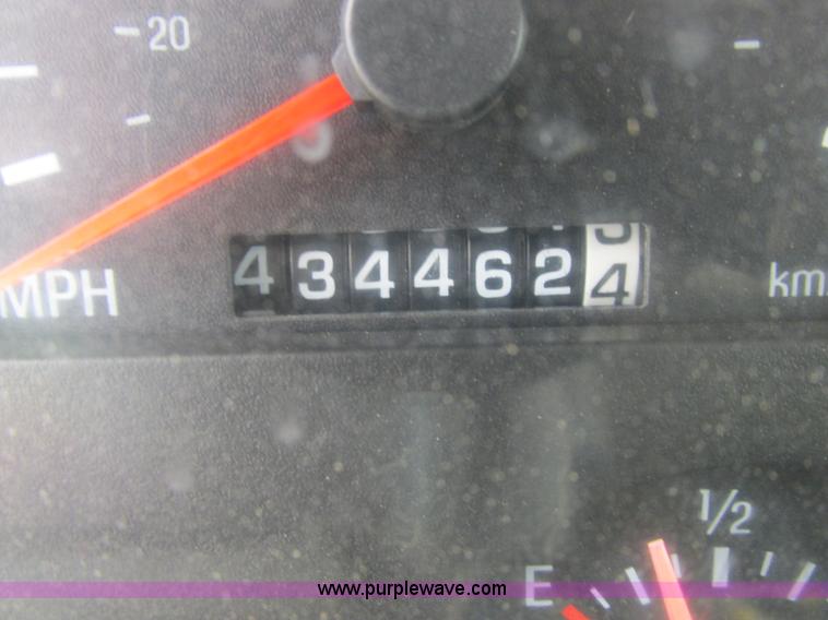 image for item L7198 2001 Sterling L9500 dump truck